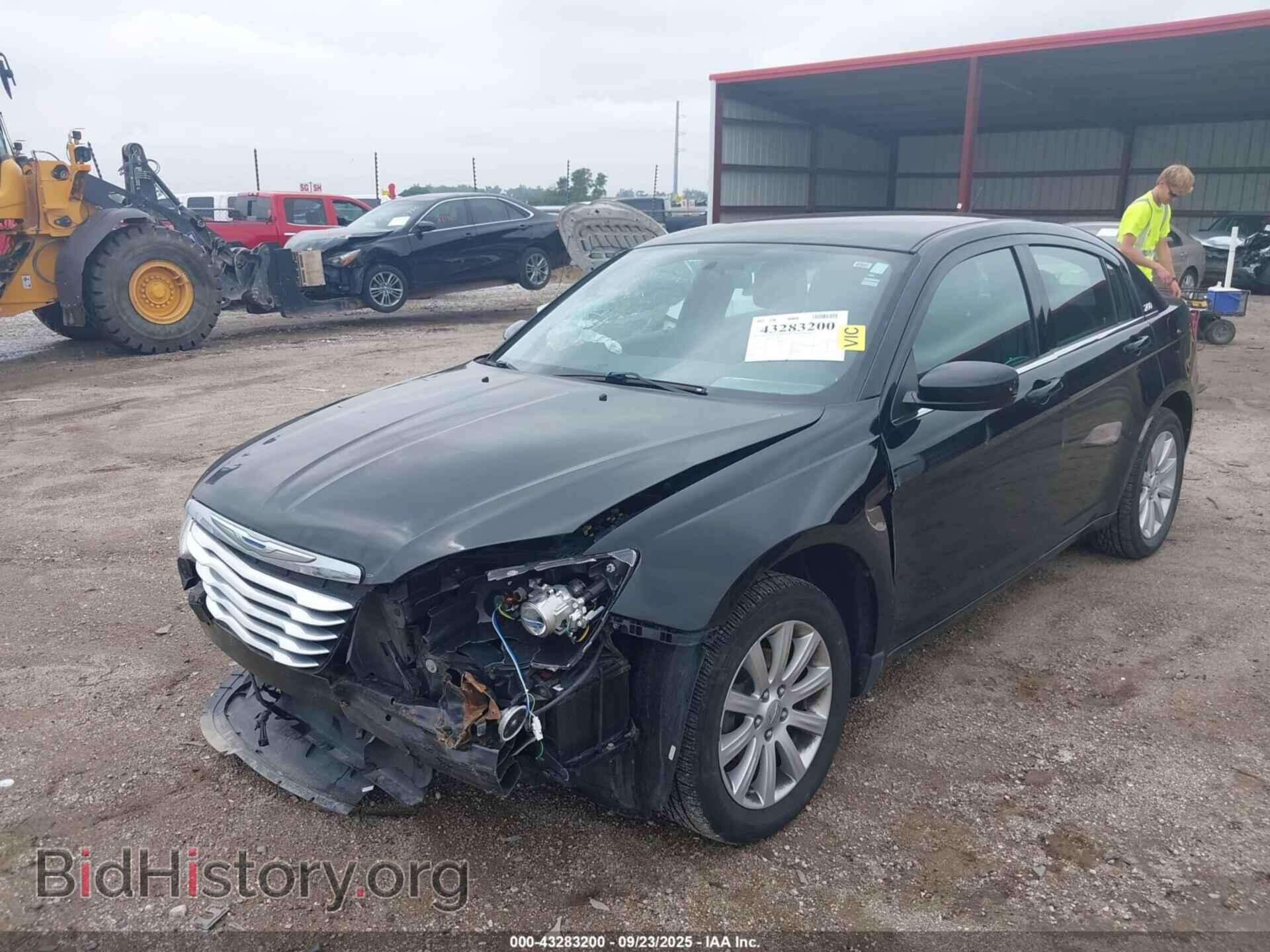 2012 CHRYSLER 200 - VIN: 1C3CCBBB9CN301201 - Фото 2