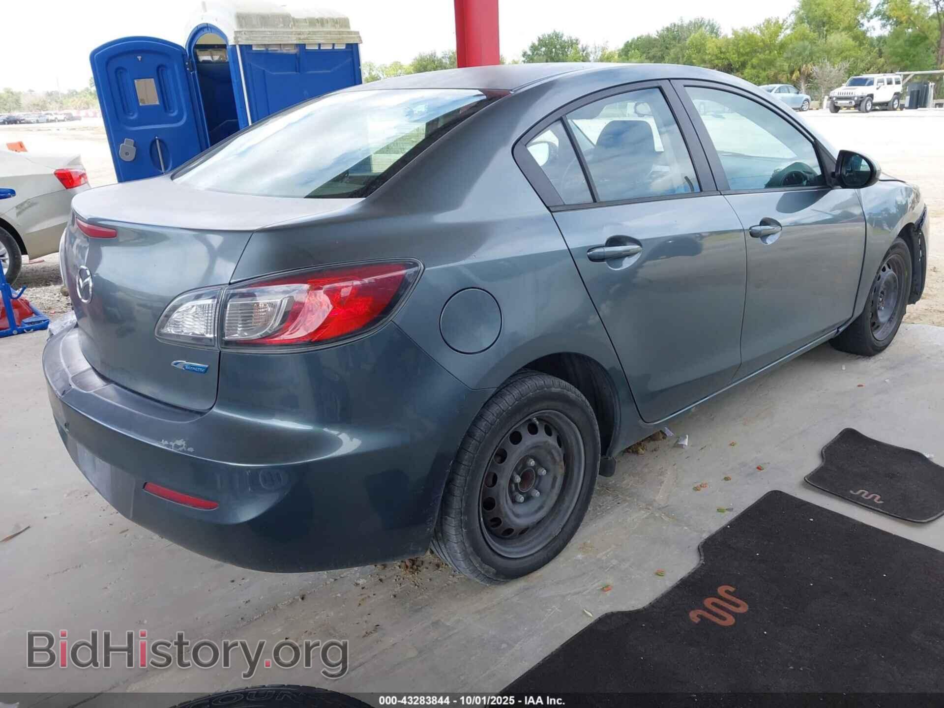 2013 MAZDA MAZDA3 - VIN: JM1BL1U76D1772774 - Фото 4