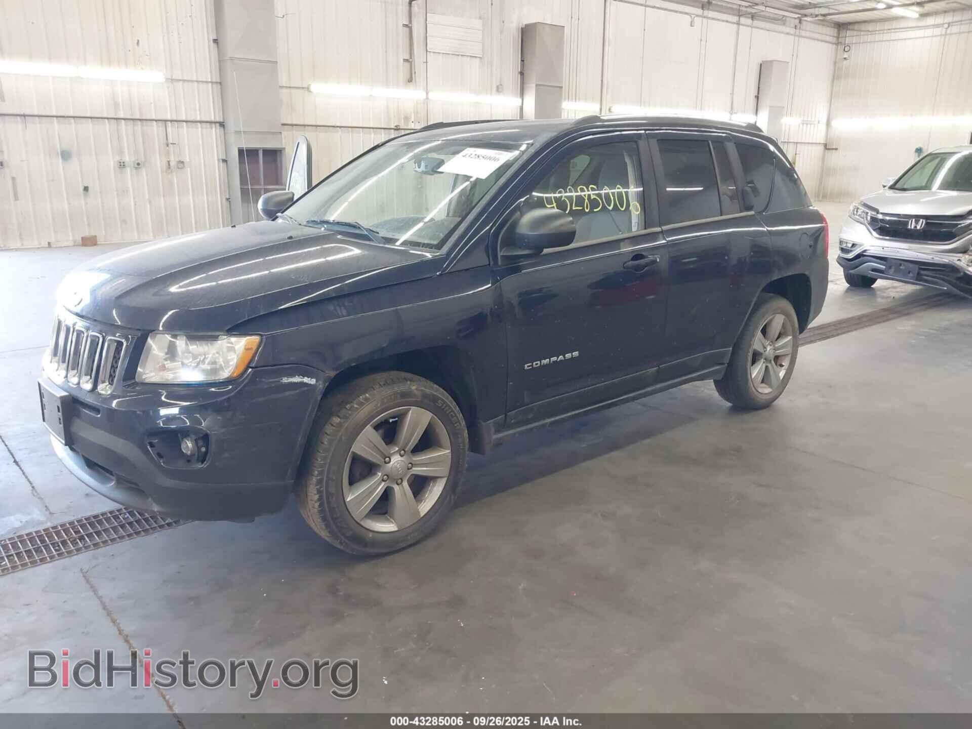 2013 JEEP COMPASS - VIN: 1C4NJDEB5DD261661 - Photo 2