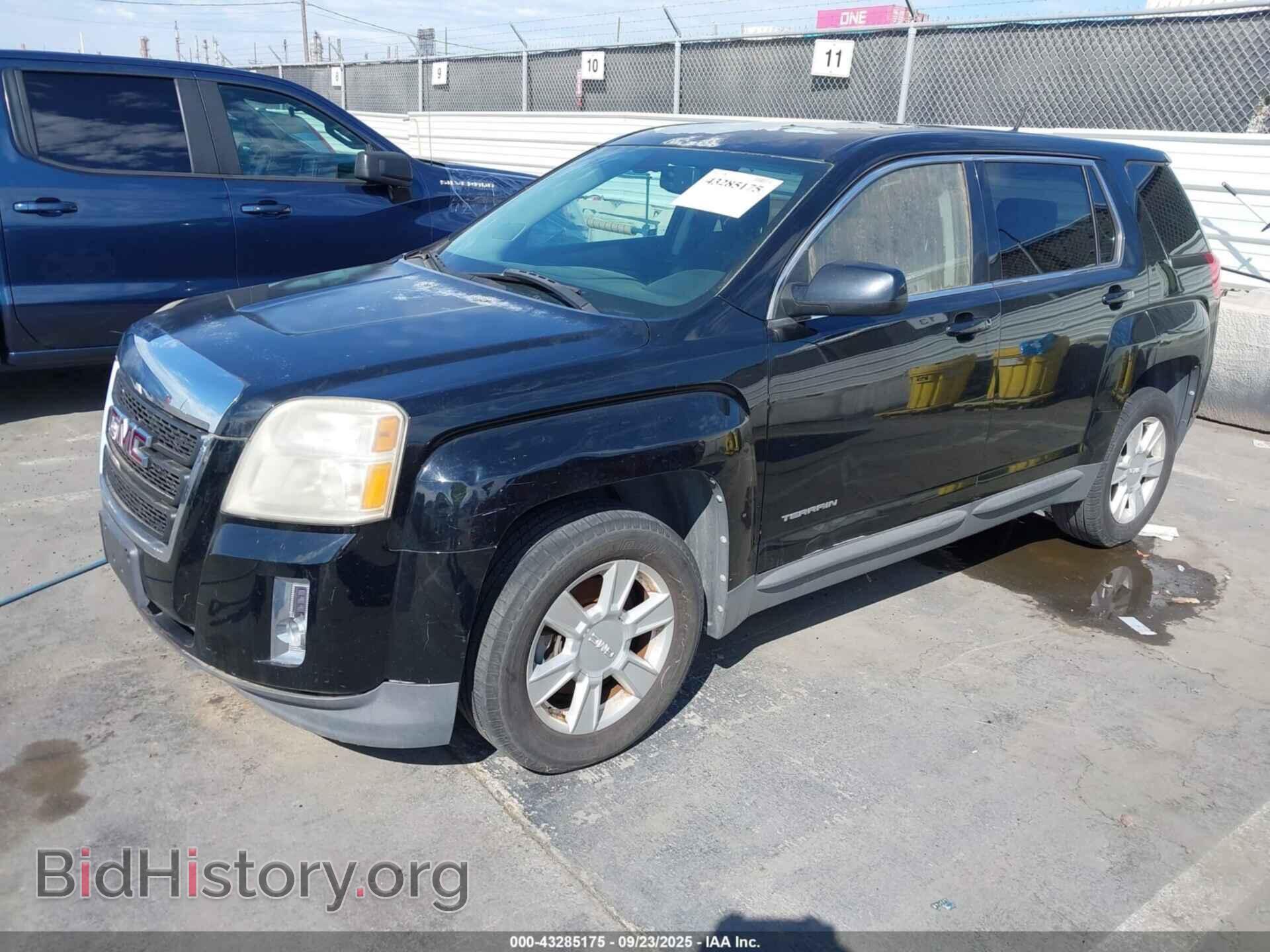 2011 GMC TERRAIN - VIN: 2CTALMEC2B6428544 - Photo 2