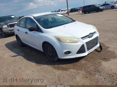 2014 Ford FOCUS S, white — VIN 1FADP3E20EL419695, IAAI