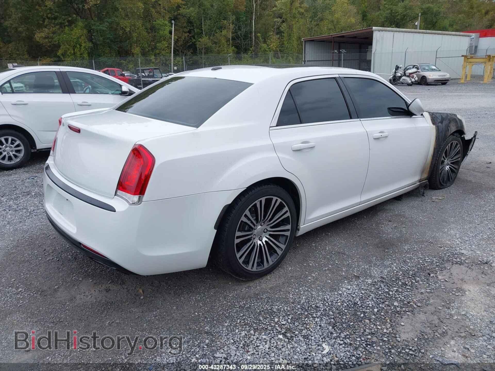 2013 CHRYSLER 300 - VIN: 2C3CCABG4DH557830 - Фото 4