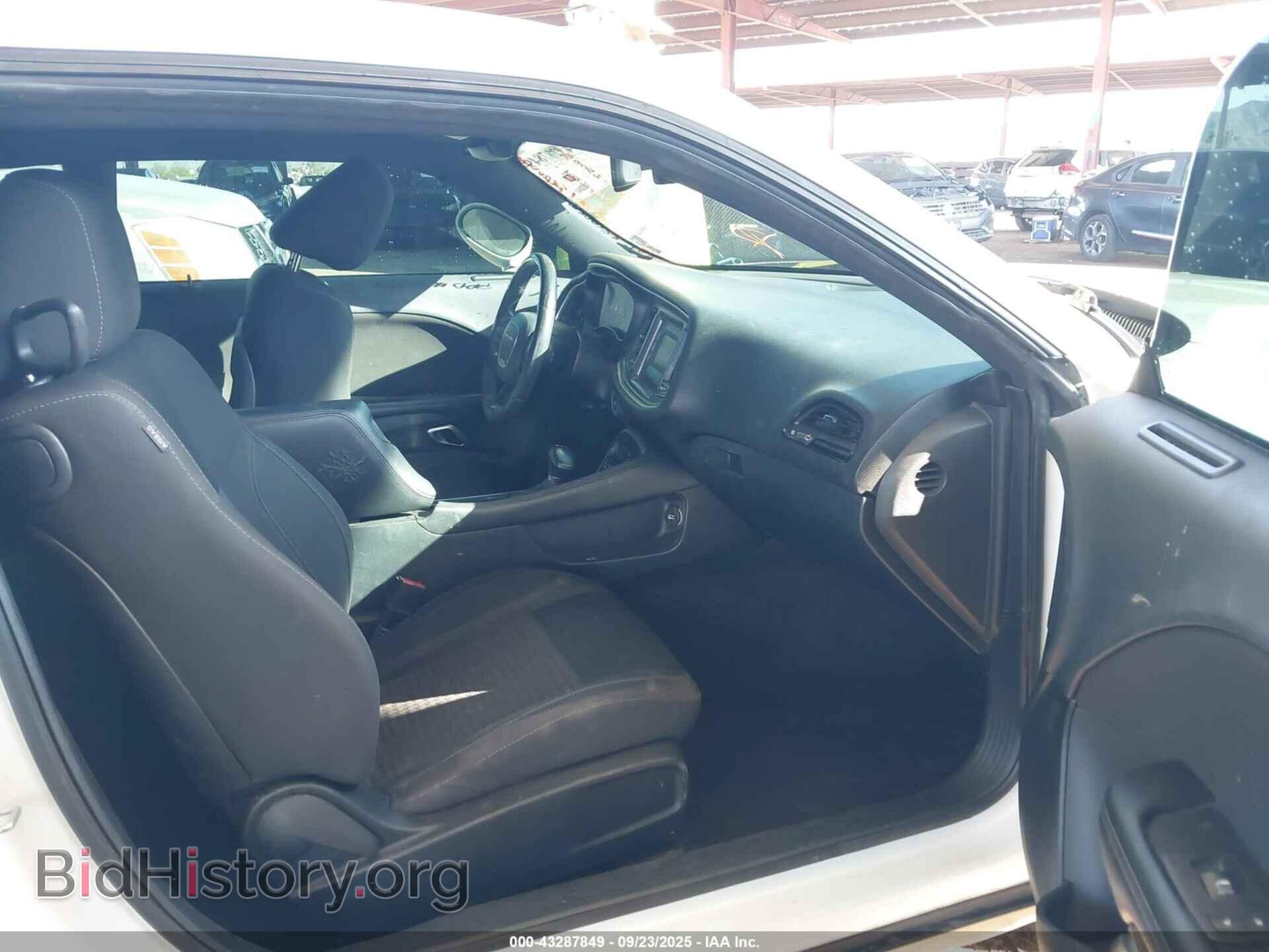 2017 DODGE CHALLENGER - VIN: 2C3CDZAG2HH573091 - Фото 5