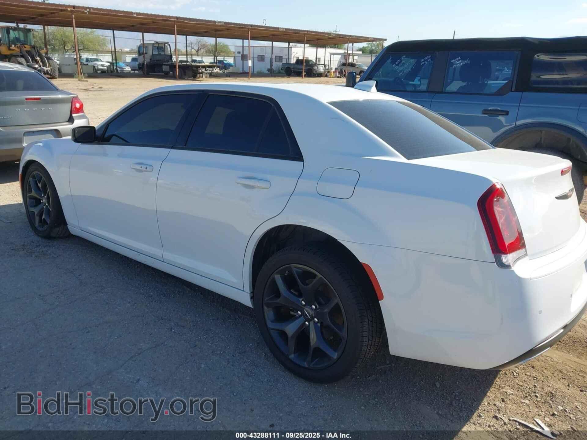 2023 CHRYSLER 300 - VIN: 2C3CCABG6PH573192 - Фото 3