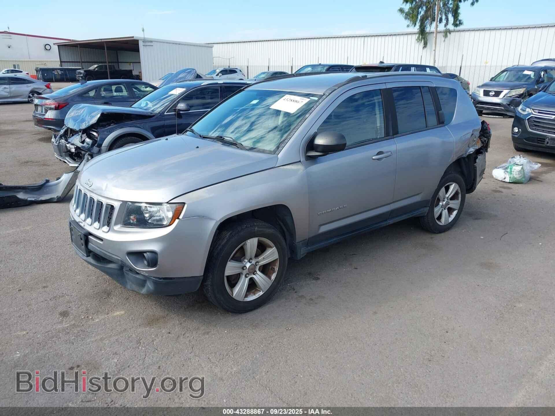 2016 JEEP COMPASS - VIN: 1C4NJCBA8GD560247 - Фото 2