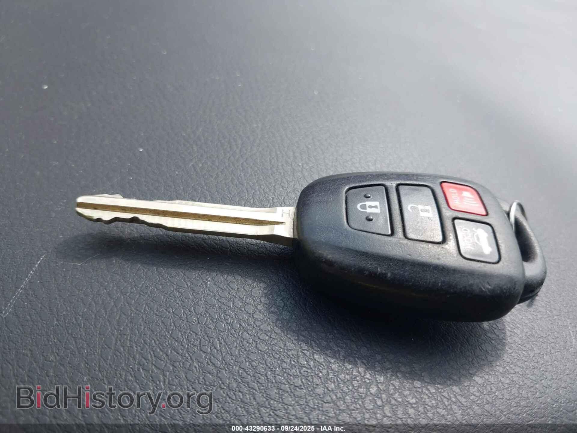 2017 TOYOTA COROLLA - VIN: 5YFBURHE8HP630996 - Фото 11