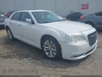 2015 Chrysler 300C Platinum AWD, белый — VIN 2C3CCASG4FH736470, IAAI