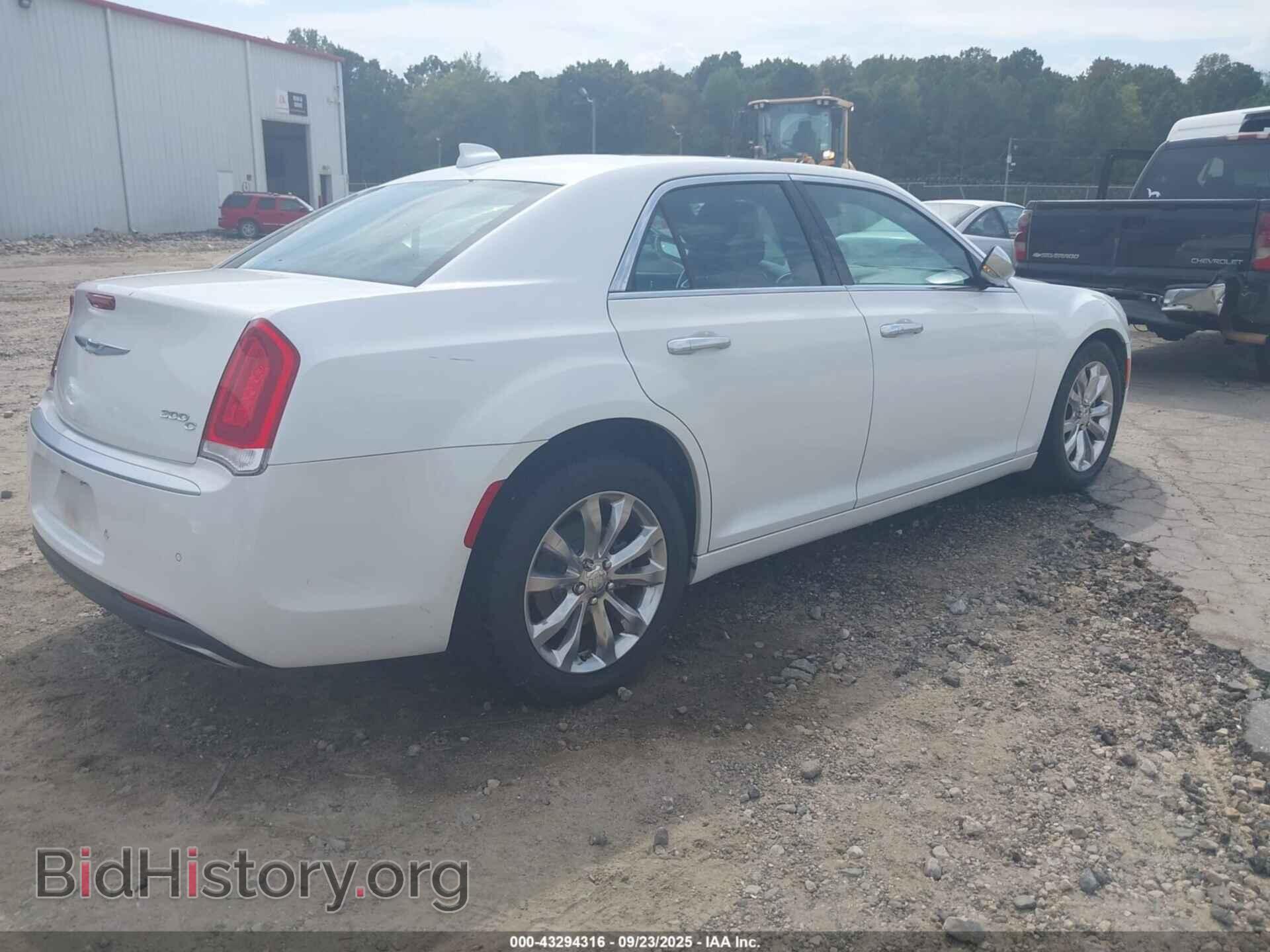 2015 CHRYSLER 300C - VIN: 2C3CCASG4FH736470 - Фото 4