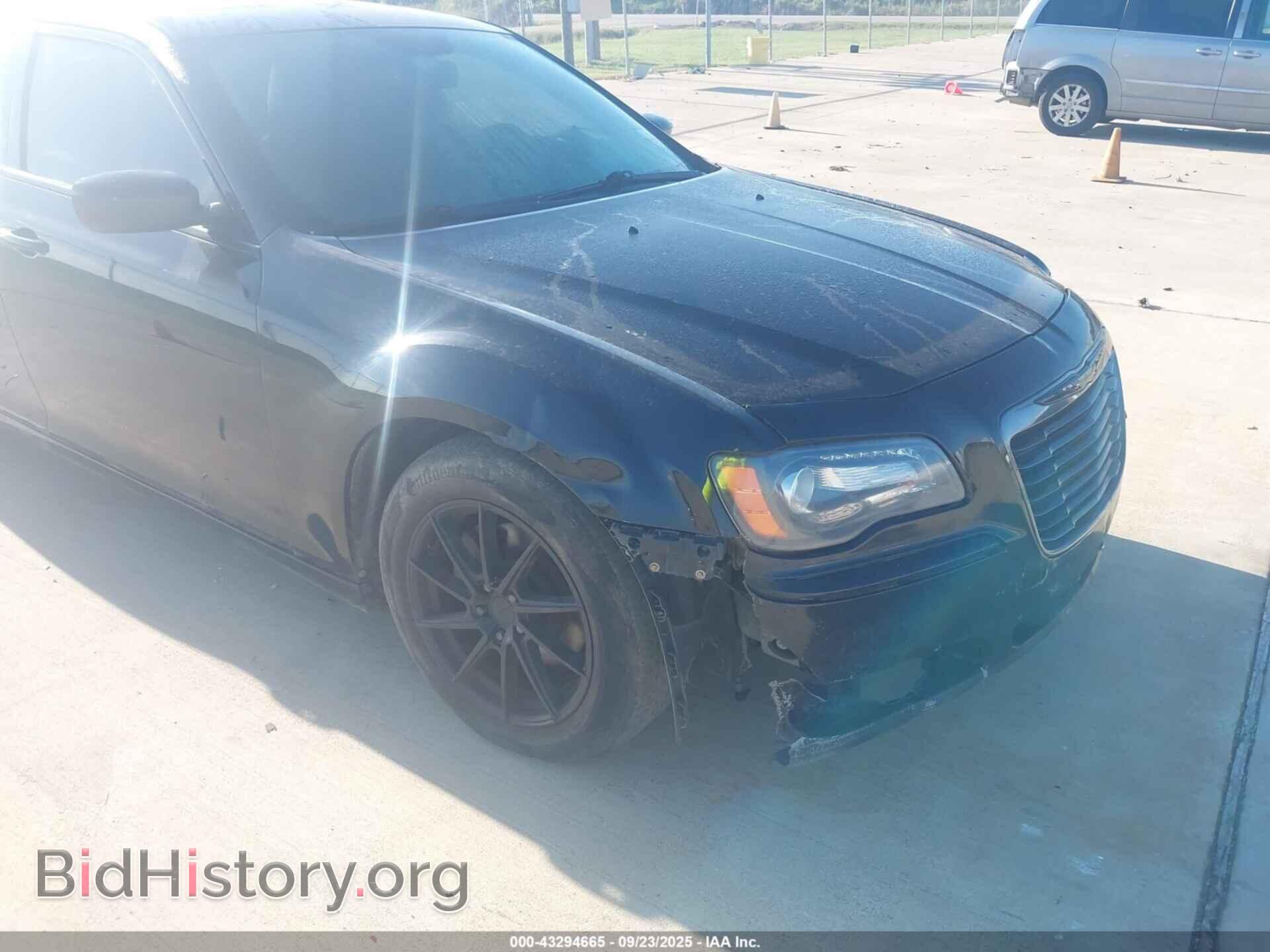 2014 CHRYSLER 300 - VIN: 2C3CCABG4EH361274 - Фото 6