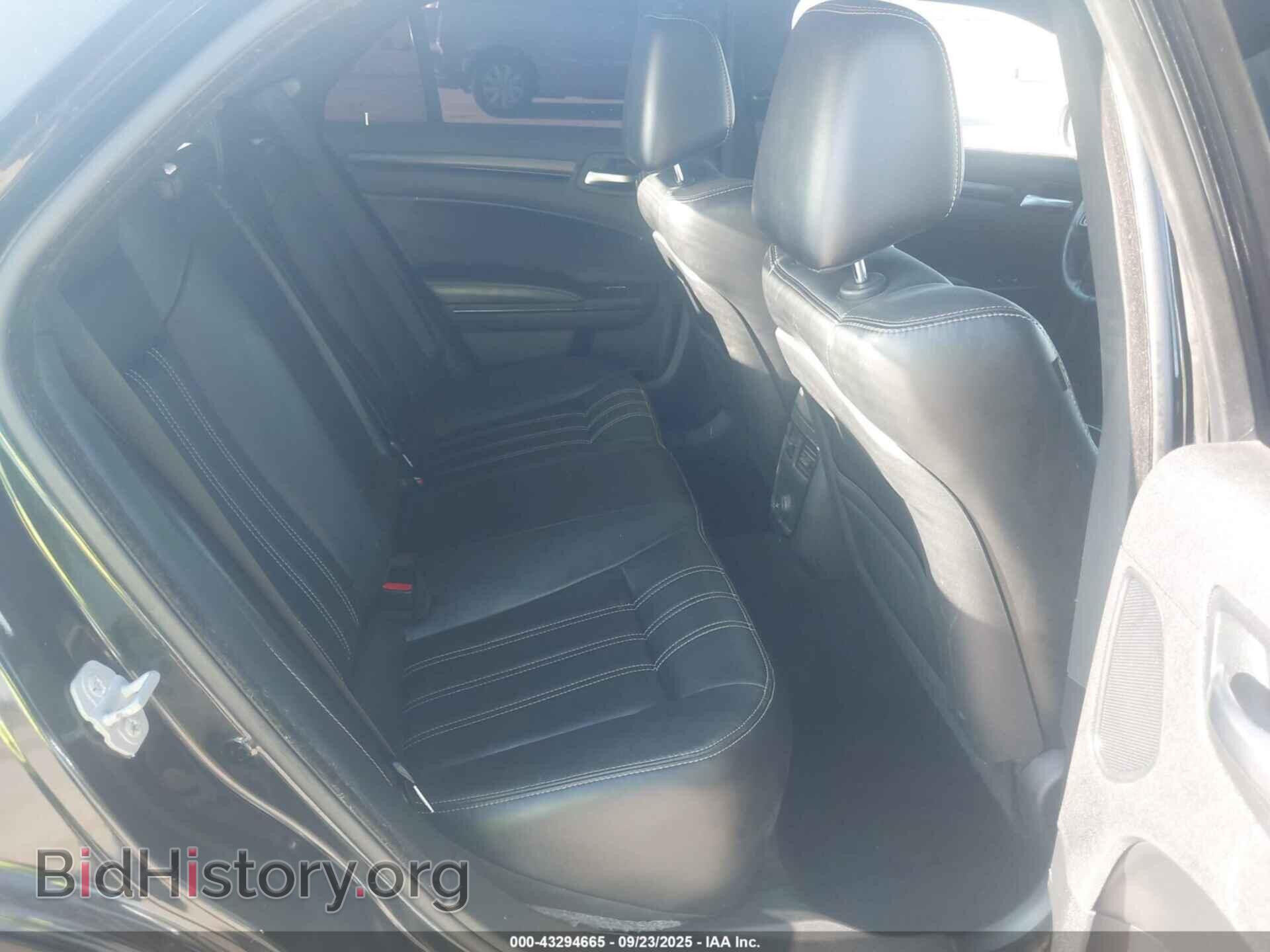 2014 CHRYSLER 300 - VIN: 2C3CCABG4EH361274 - Фото 8