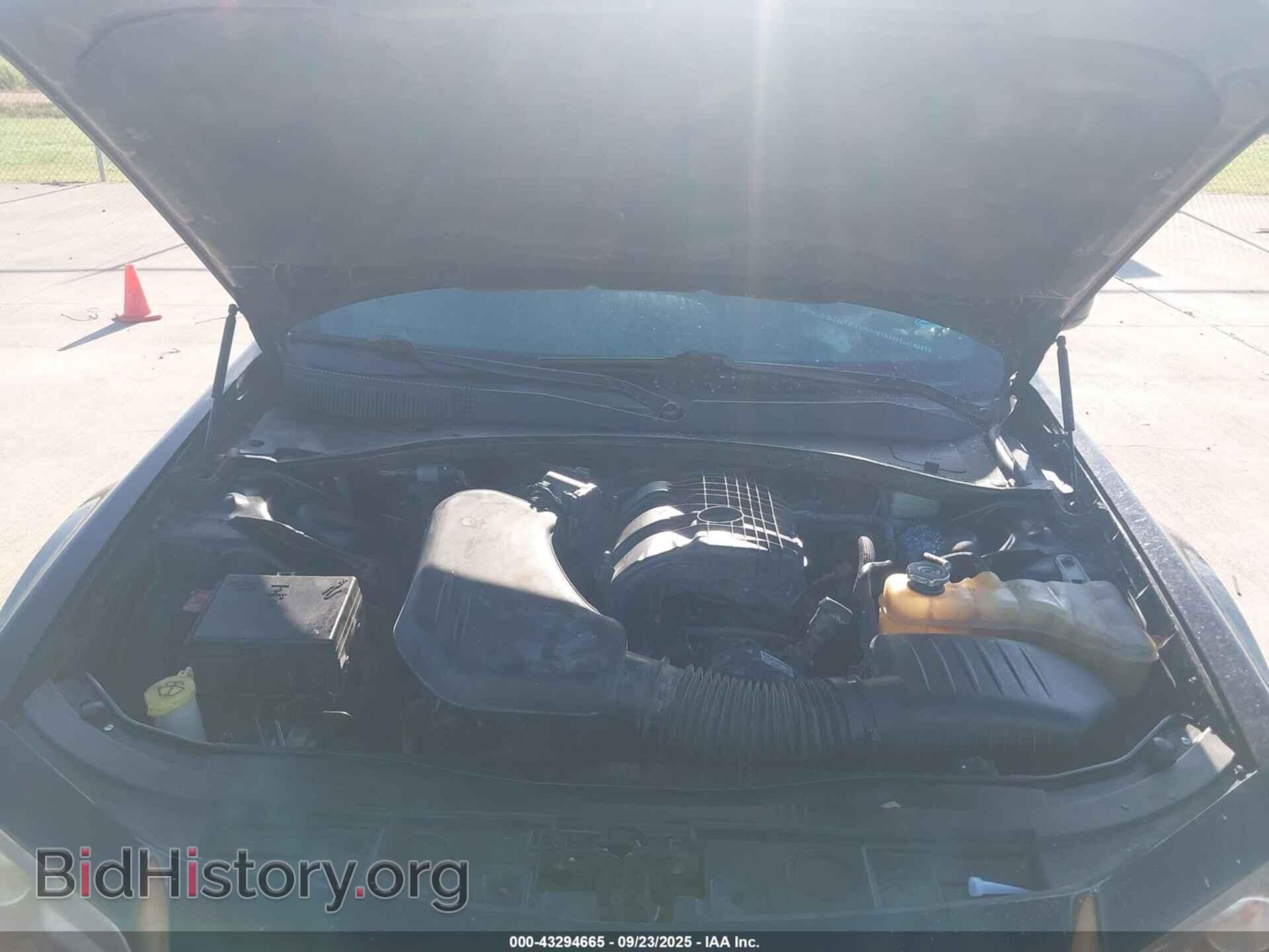 2014 CHRYSLER 300 - VIN: 2C3CCABG4EH361274 - Фото 10