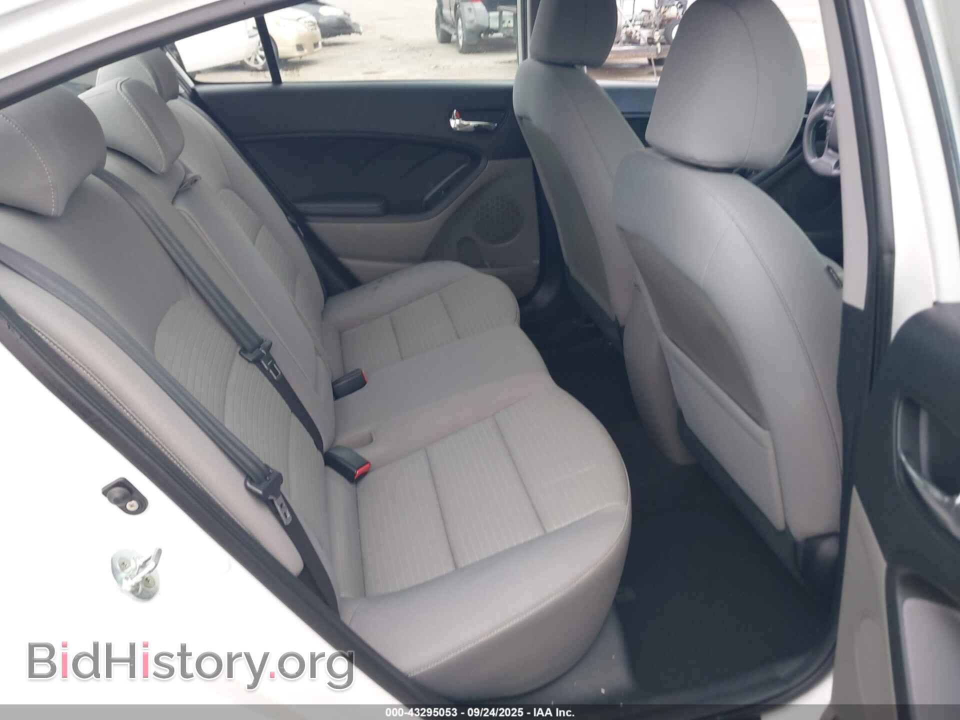 2016 KIA FORTE - VIN: KNAFX4A65G5607893 - Фото 8