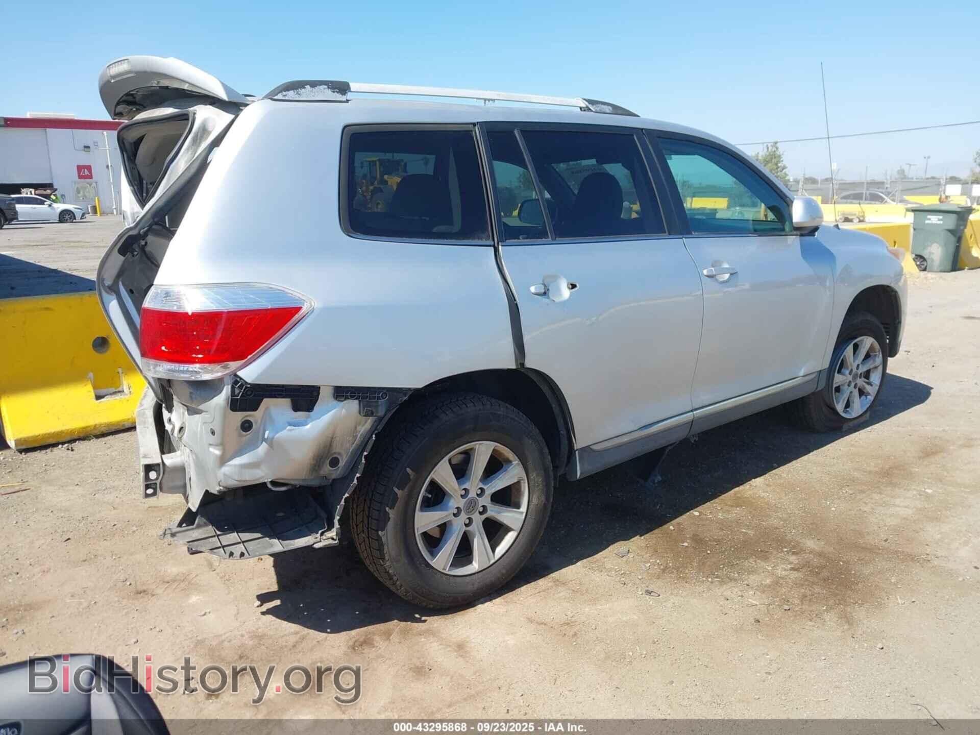 2011 TOYOTA HIGHLANDER - VIN: 5TDZK3EH2BS037357 - Фото 4