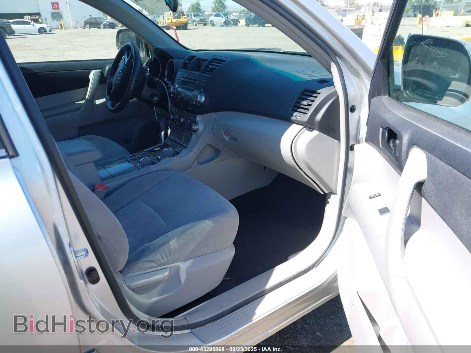 2011 TOYOTA HIGHLANDER - VIN: 5TDZK3EH2BS037357 - Фото 5