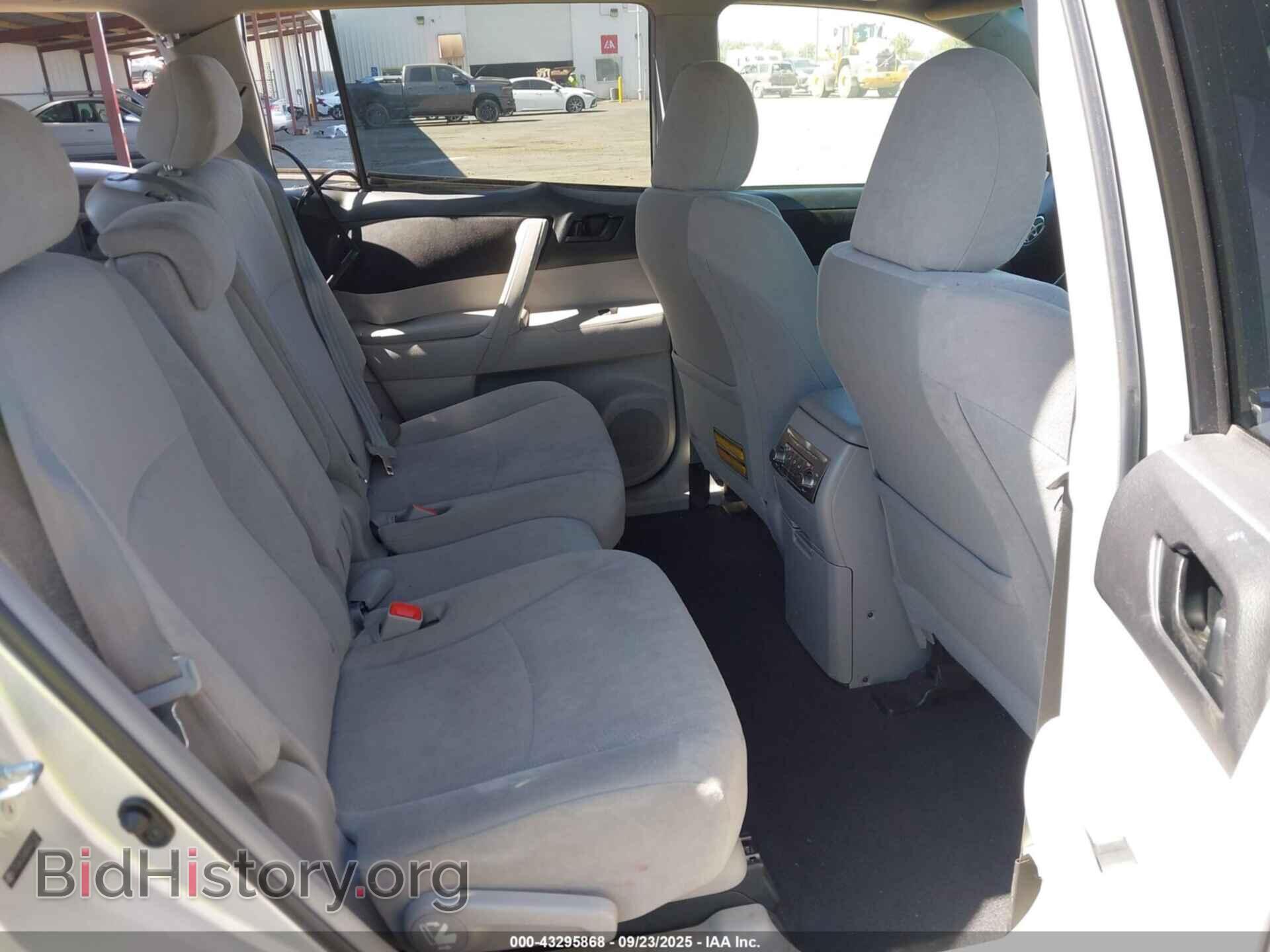 2011 TOYOTA HIGHLANDER - VIN: 5TDZK3EH2BS037357 - Фото 8