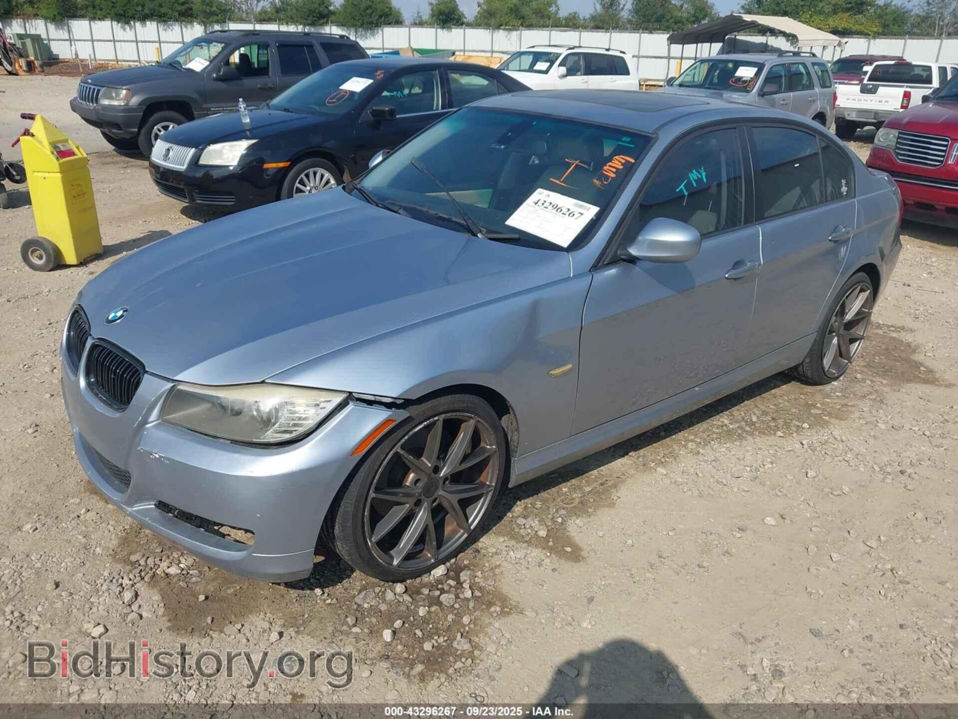 2011 BMW 328I - VIN: WBAPH5C58BA447438 - Фото 2