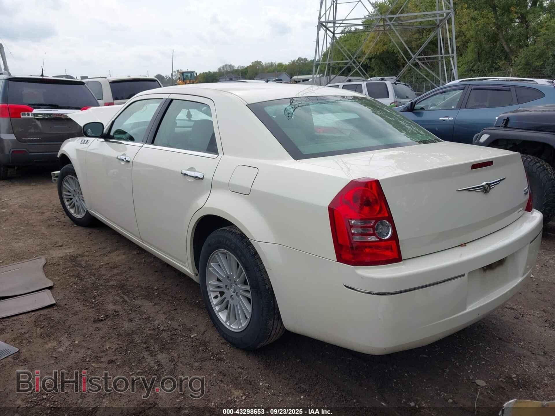 2010 CHRYSLER 300 - VIN: 2C3CA4CD2AH150130 - Фото 3