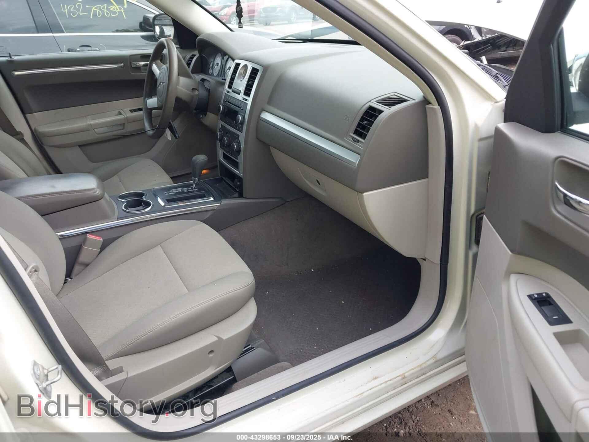2010 CHRYSLER 300 - VIN: 2C3CA4CD2AH150130 - Фото 5