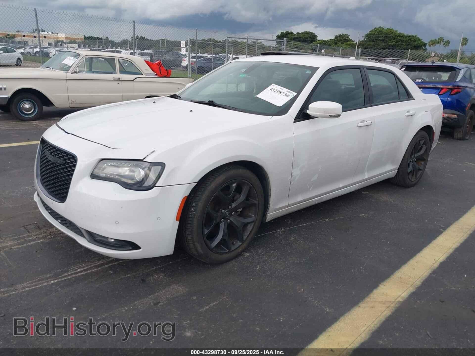 2021 CHRYSLER 300 - VIN: 2C3CCABG8MH554560 - Фото 2