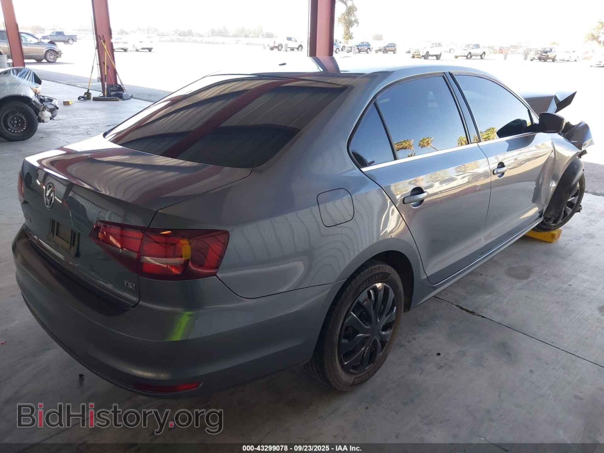2017 VOLKSWAGEN JETTA - VIN: 3VW2B7AJ0HM392499 - Фото 4
