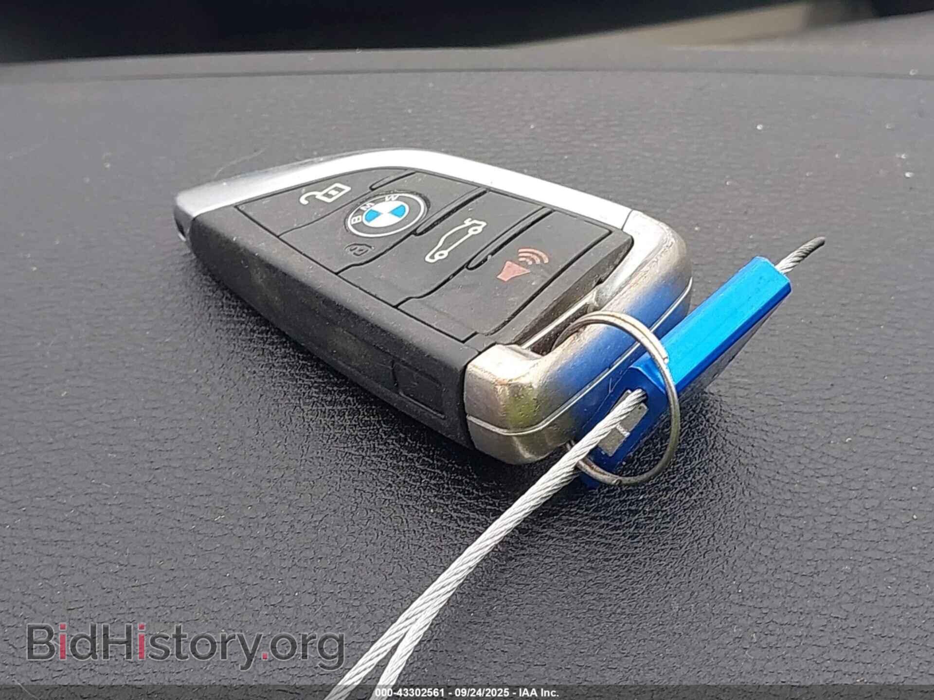 2016 BMW X1 - VIN: WBXHT3C36G5E49901 - Фото 11