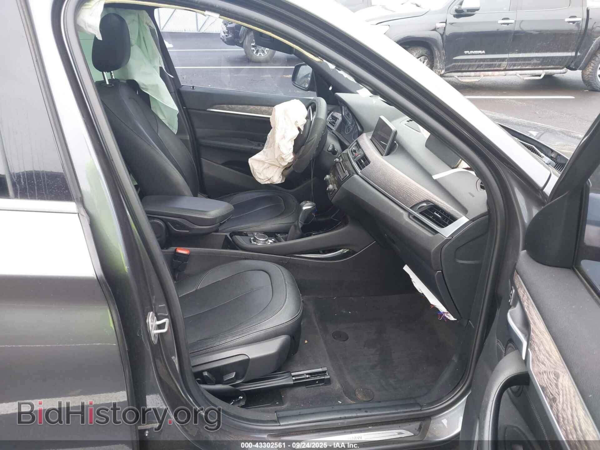 2016 BMW X1 - VIN: WBXHT3C36G5E49901 - Фото 5
