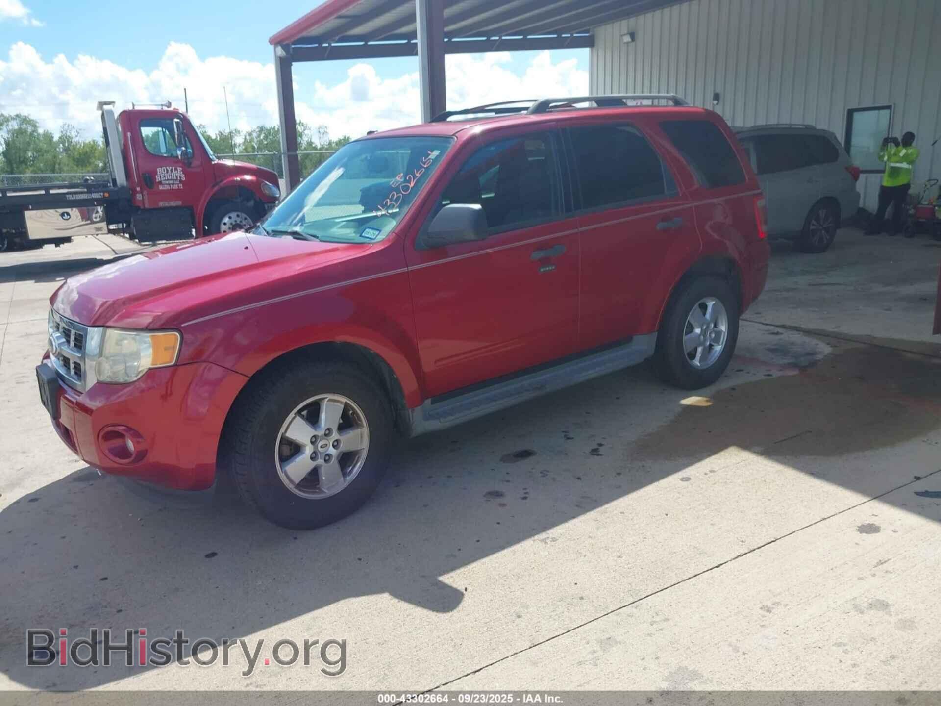 2011 FORD ESCAPE - VIN: 1FMCU0D71BKB53949 - Фото 2