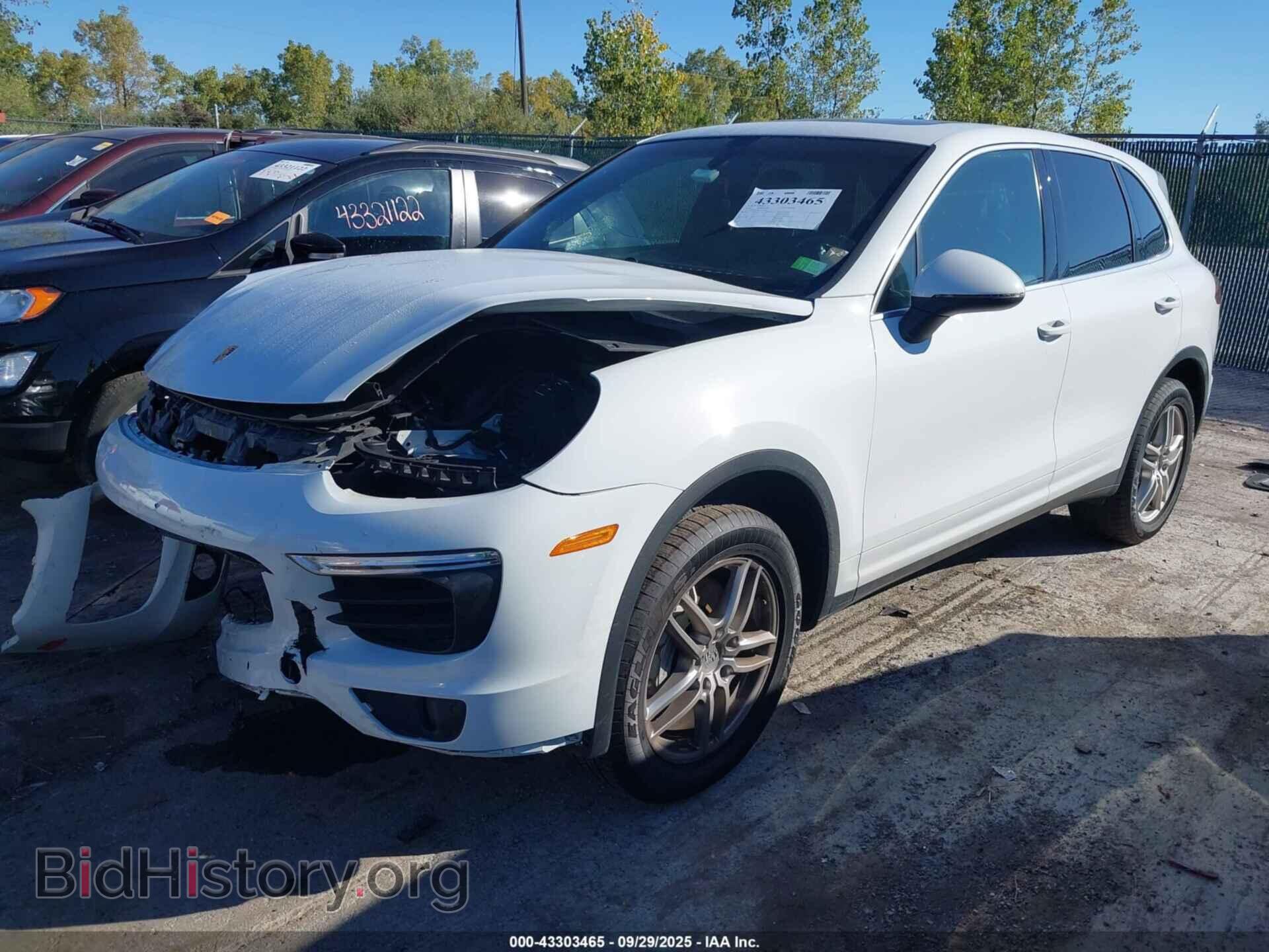 2015 PORSCHE CAYENNE - VIN: WP1AB2A22FLA56943 - Photo 2