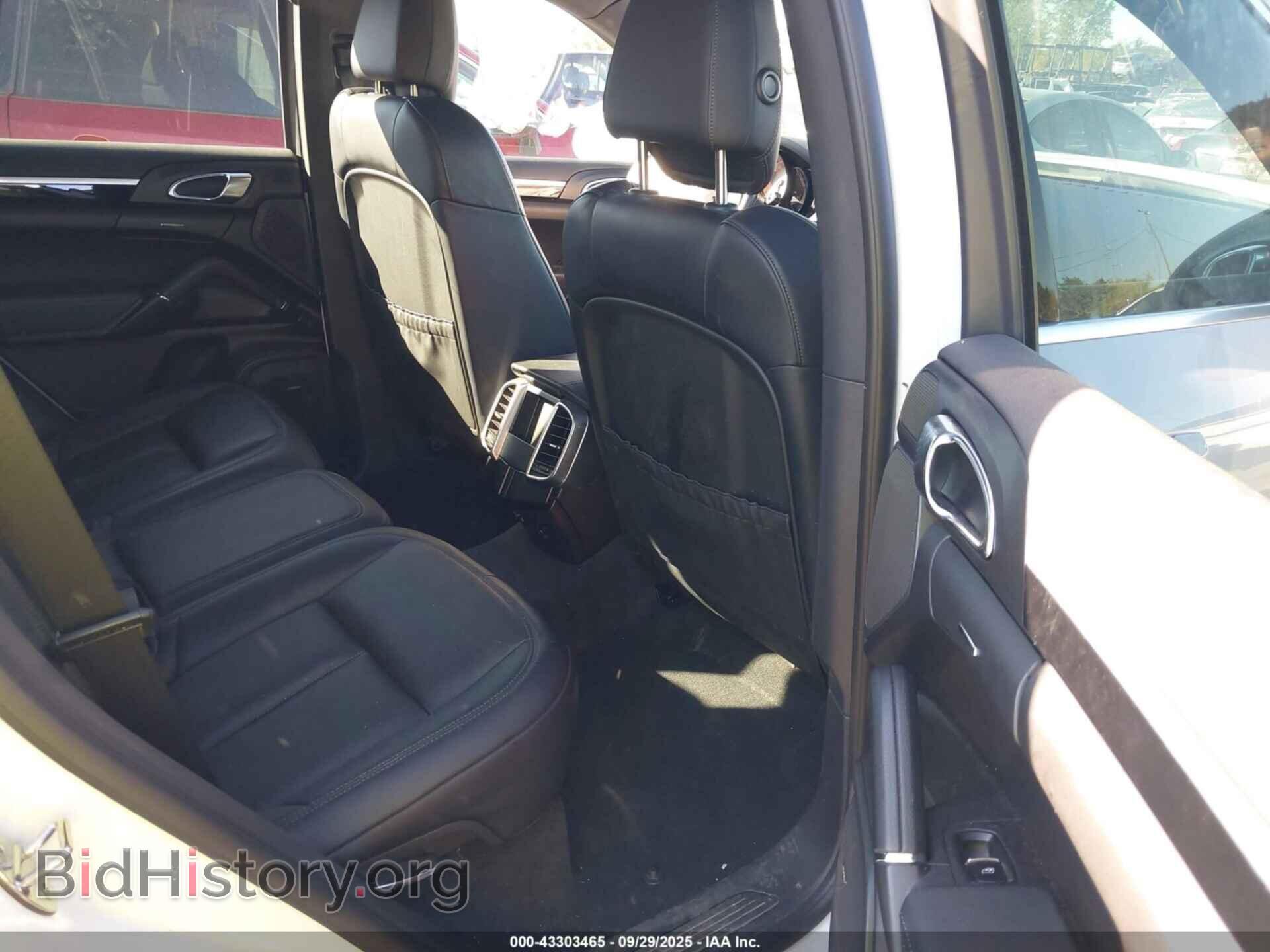 2015 PORSCHE CAYENNE - VIN: WP1AB2A22FLA56943 - Photo 8