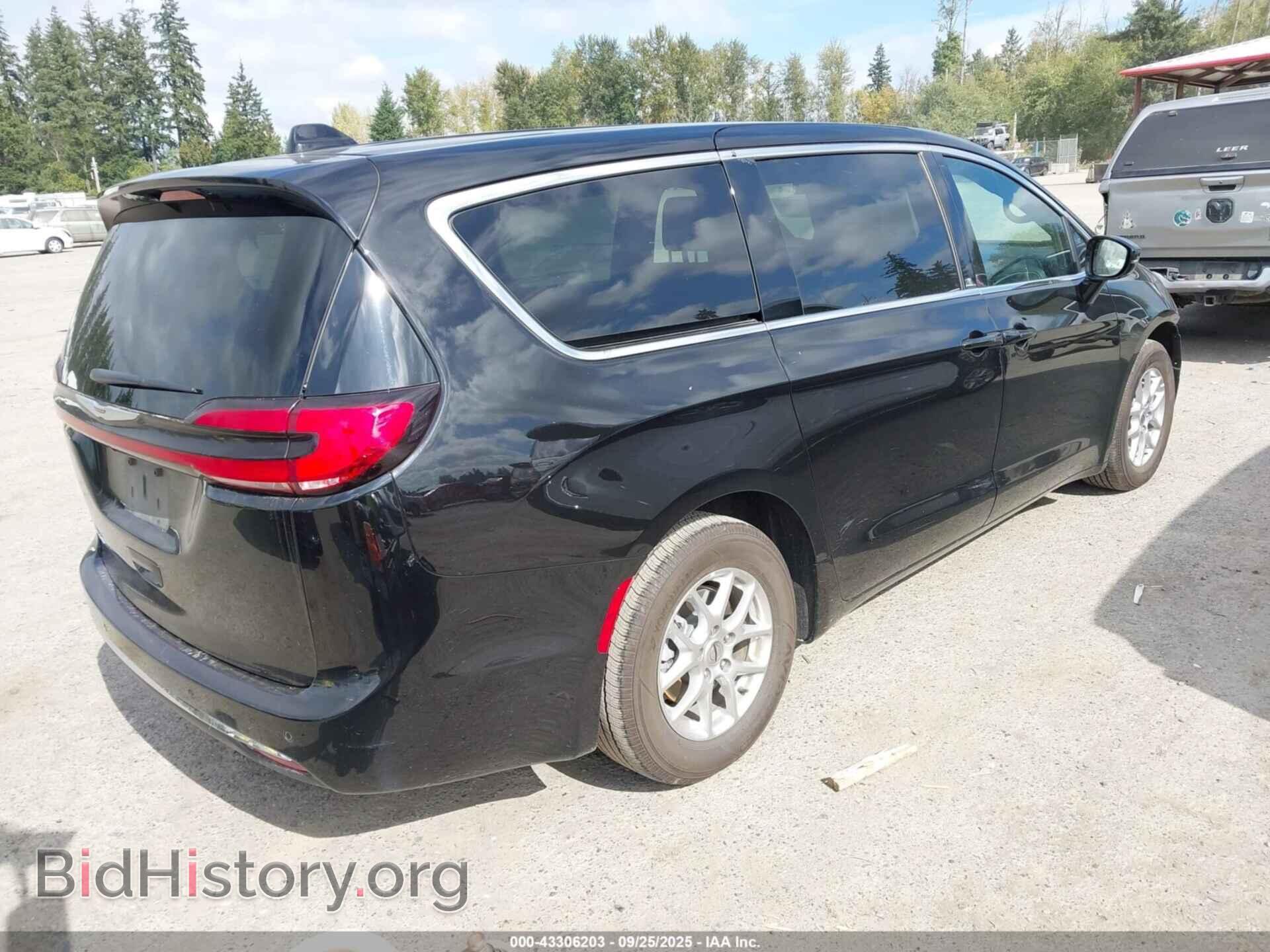 2025 CHRYSLER PACIFICA - VIN: 2C4RC1BG2SR570301 - Photo 4