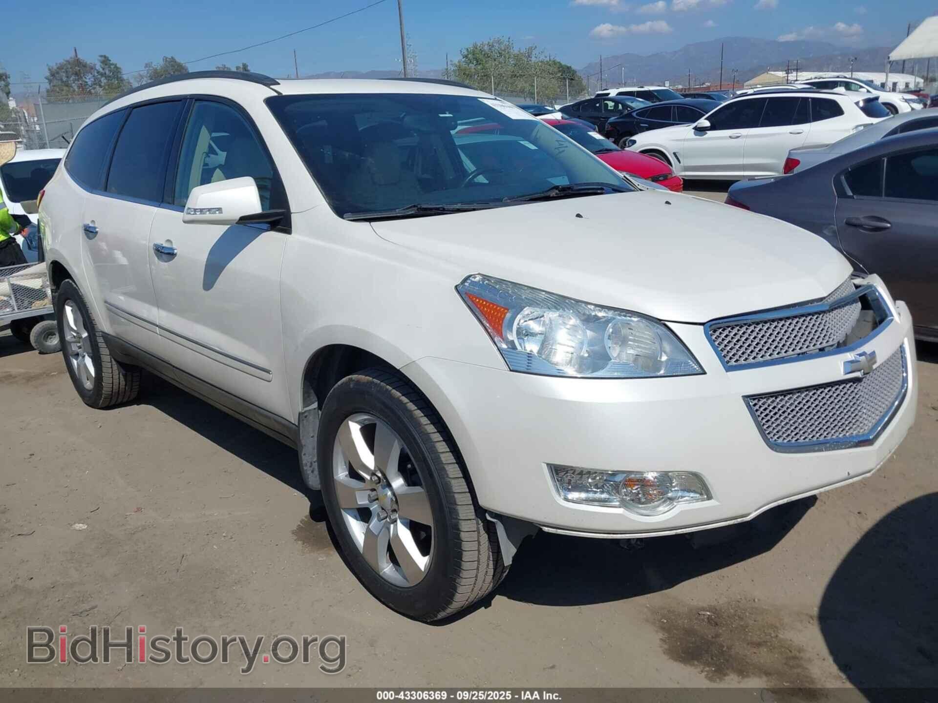 Photo 1GNKRLED2CJ184102 - CHEVROLET TRAVERSE 2012