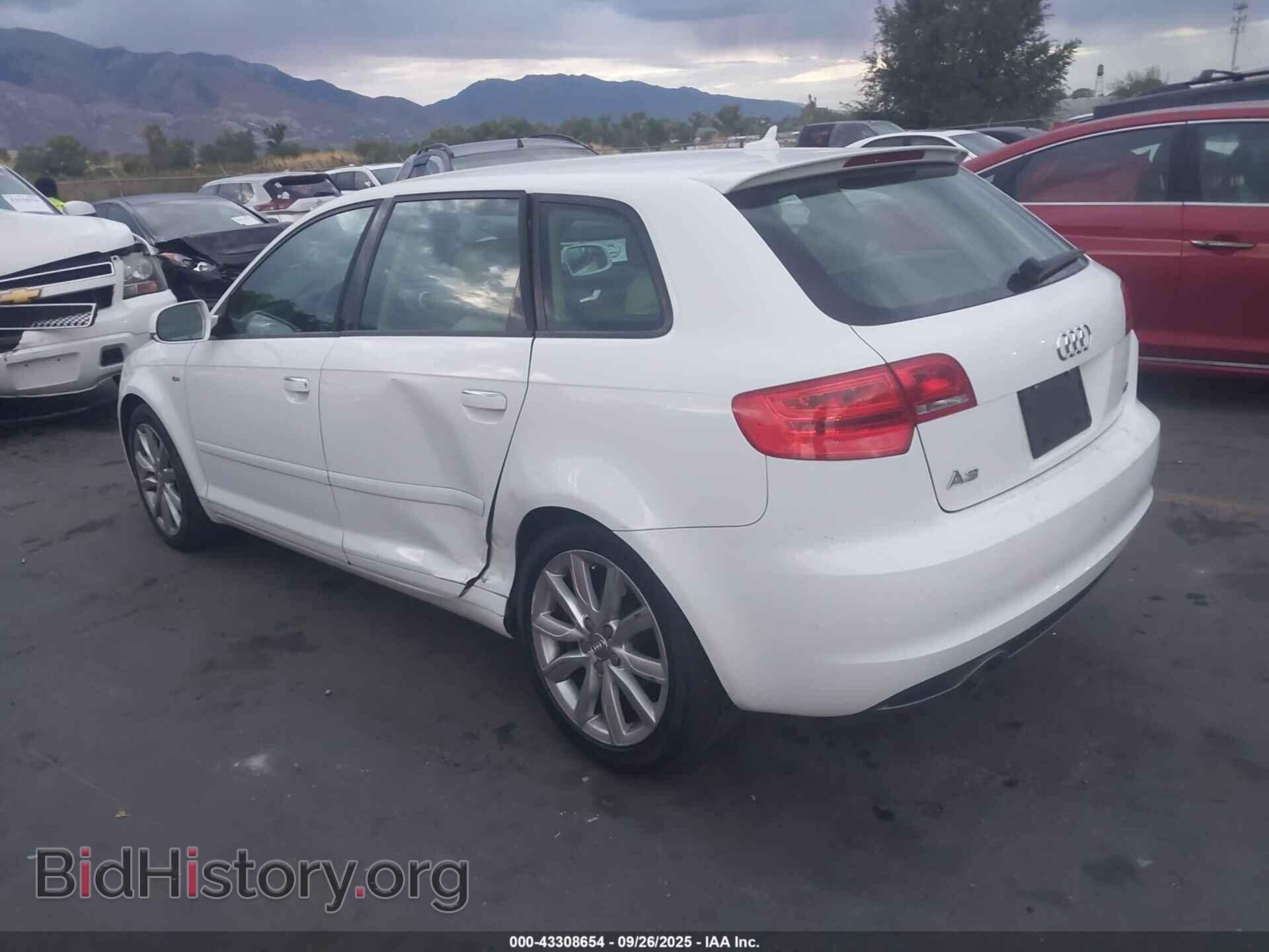 2011 AUDI A3 - VIN: WAUBJBFM3BA065009 - Фото 3
