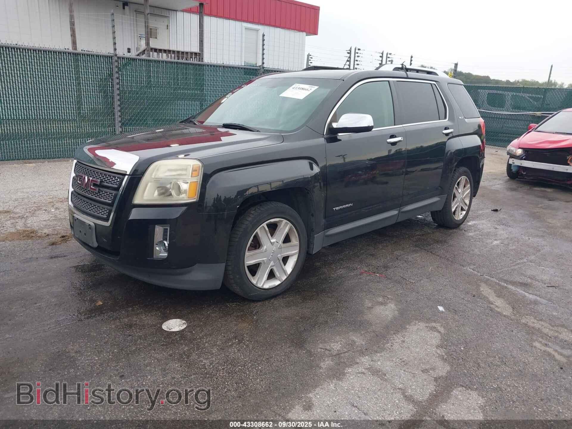 2011 GMC TERRAIN - VIN: 2CTFLXE53B6300600 - Photo 2