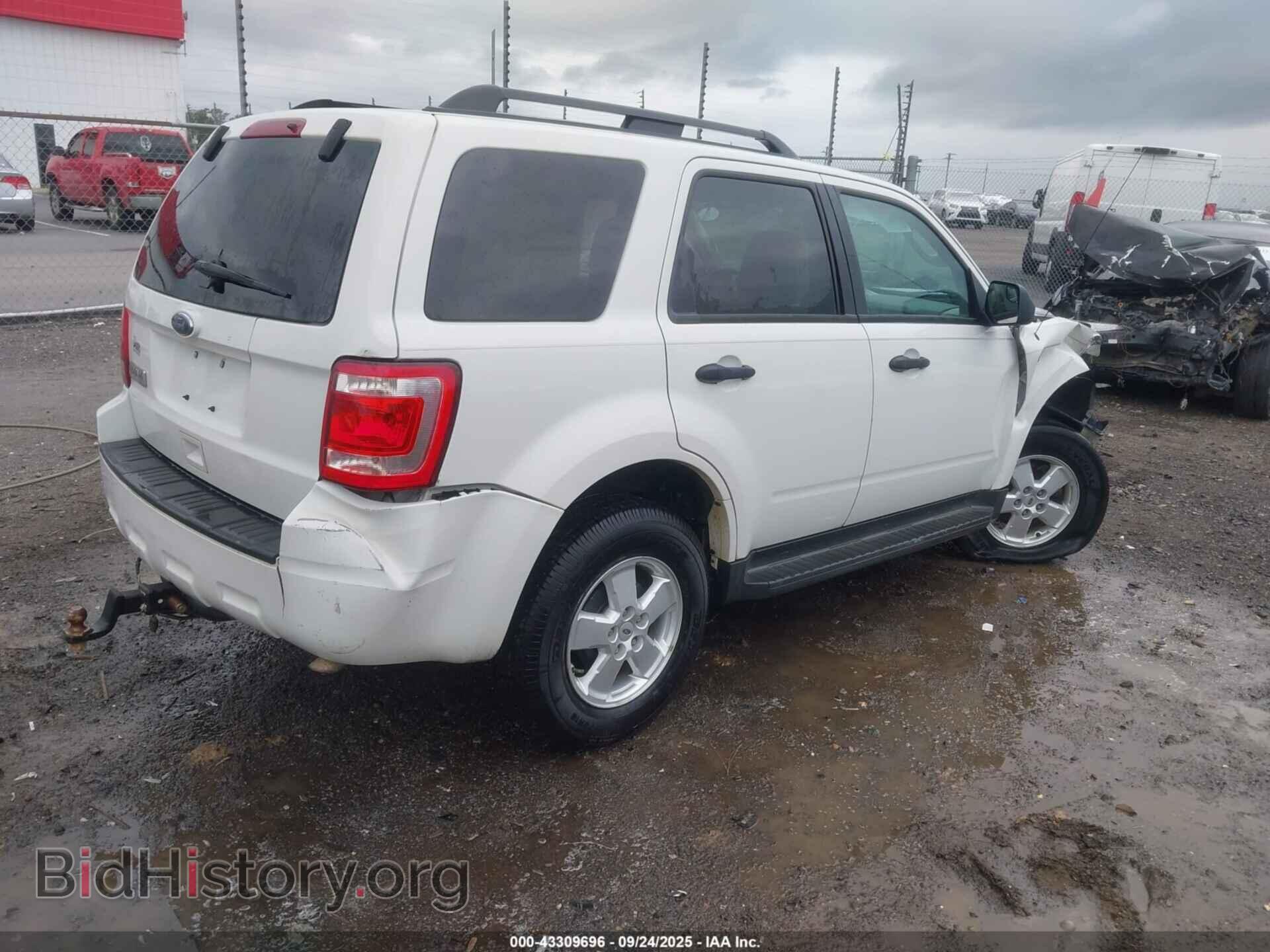 2011 FORD ESCAPE - VIN: 1FMCU0D73BKA04314 - Фото 4