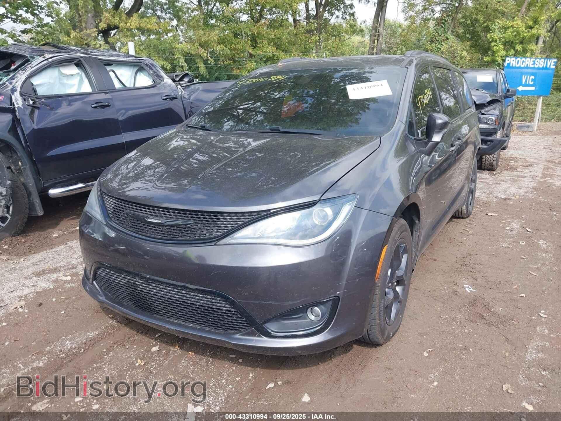 2019 CHRYSLER PACIFICA - VIN: 2C4RC1BG3KR569657 - Фото 2