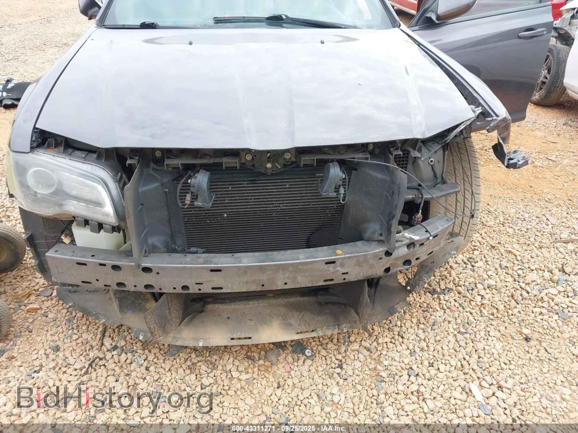 2019 CHRYSLER 300 - VIN: 2C3CCABG7KH733170 - Фото 6