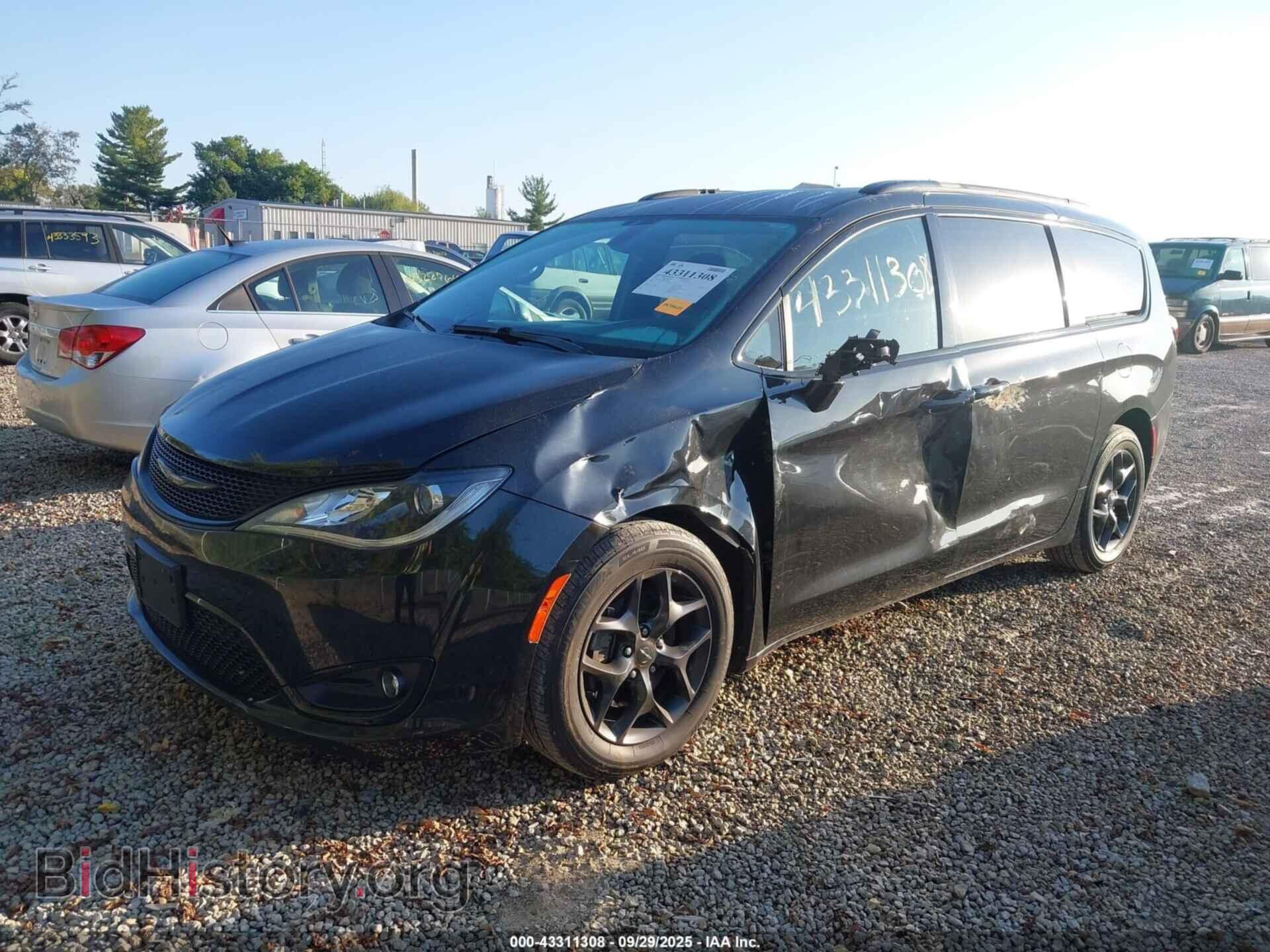 2019 CHRYSLER PACIFICA - VIN: 2C4RC1EG7KR667540 - Фото 2