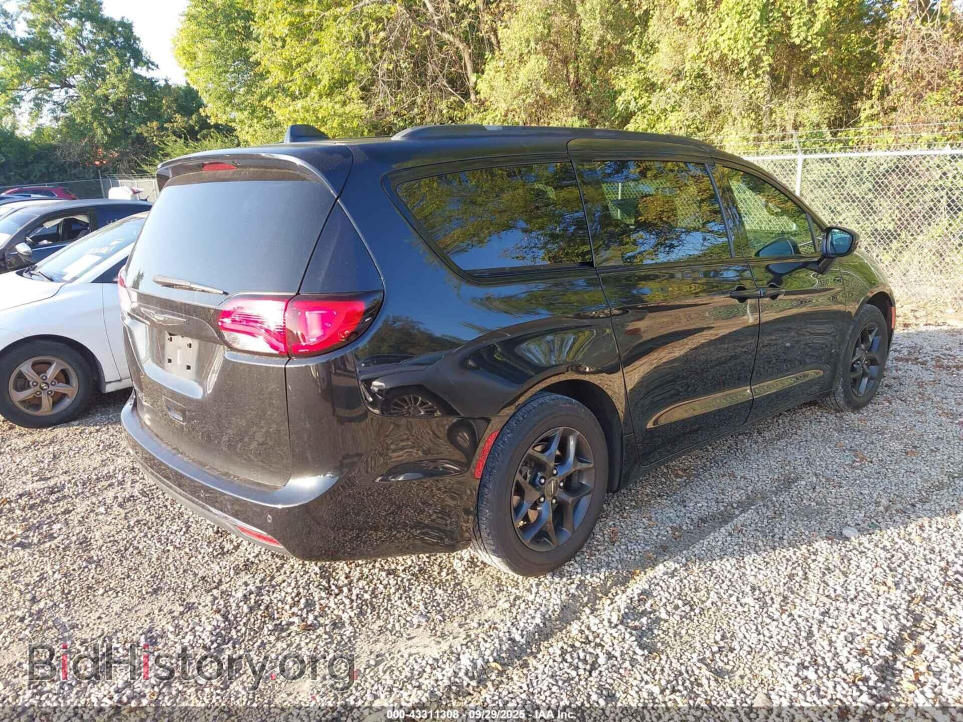 2019 CHRYSLER PACIFICA - VIN: 2C4RC1EG7KR667540 - Фото 4