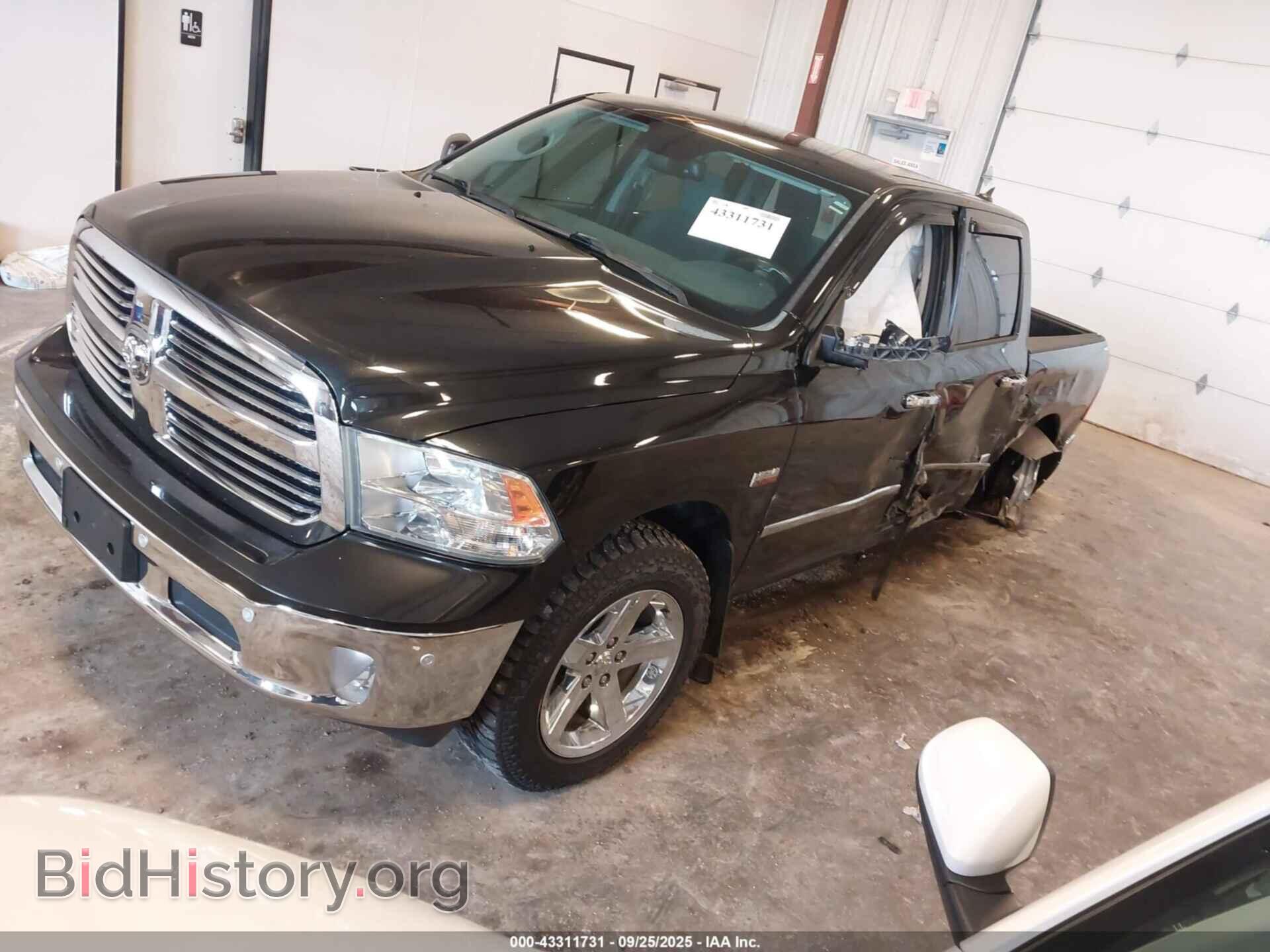2016 RAM 1500 - VIN: 1C6RR7LT1GS149714 - Фото 2