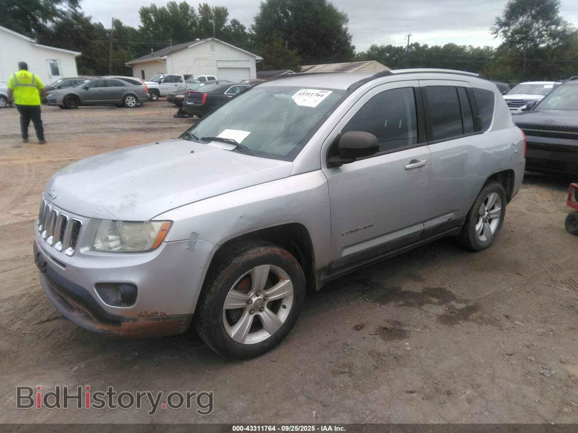 2011 JEEP COMPASS - VIN: 1J4NT1FA0BD260598 - Фото 2