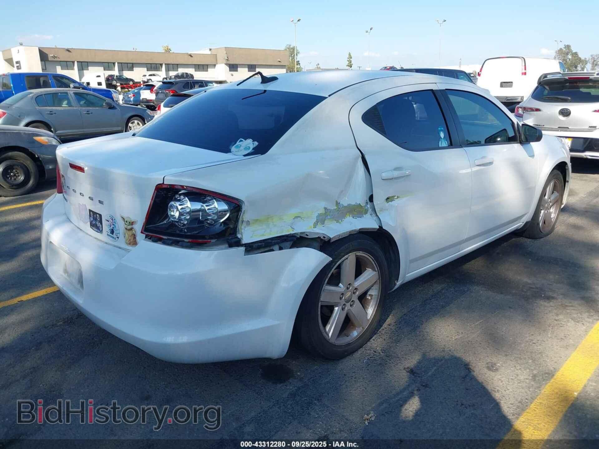 2011 DODGE AVENGER - VIN: 1B3BD4FB4BN591857 - Фото 4