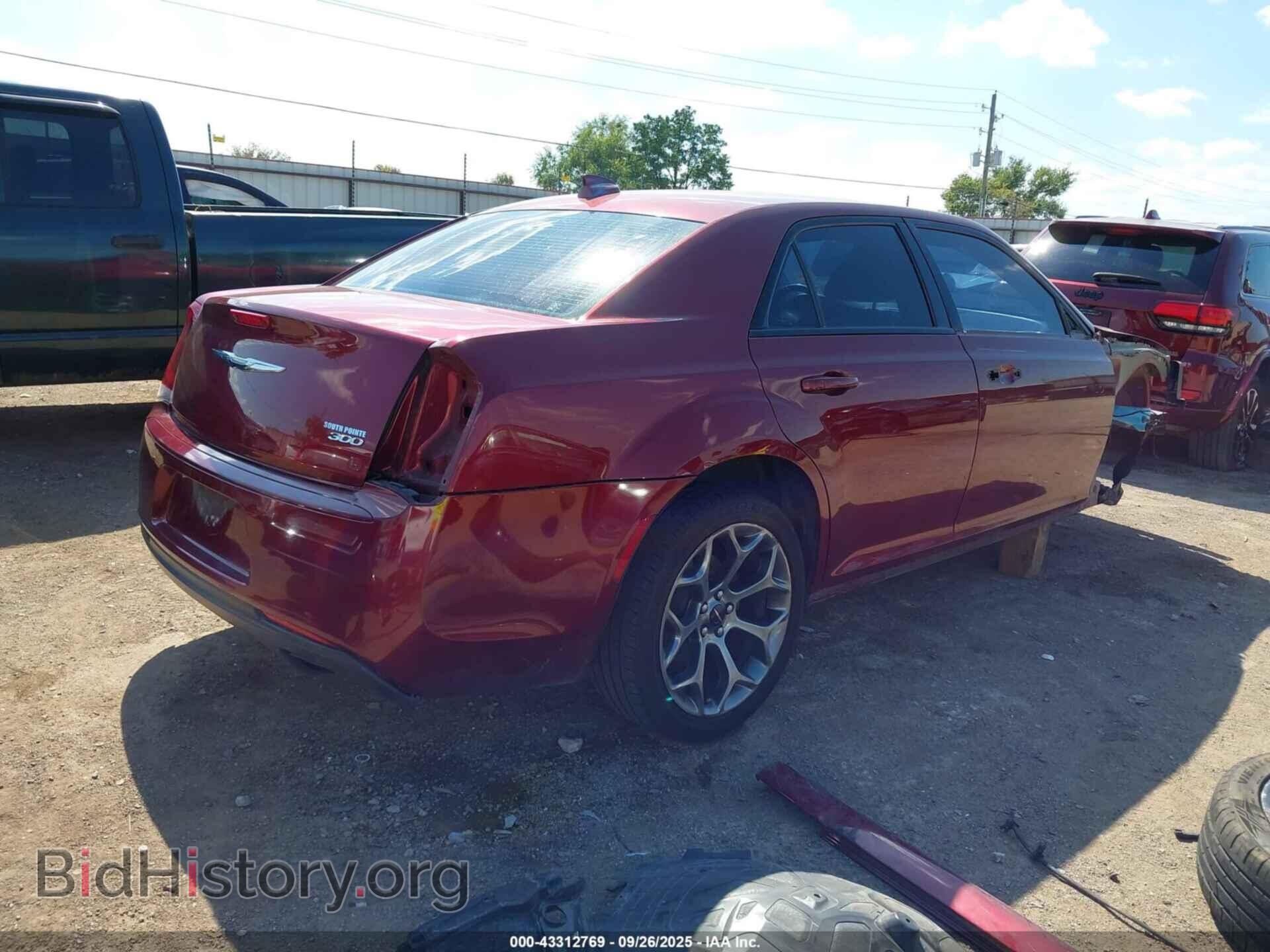 2018 CHRYSLER 300 - VIN: 2C3CCAAG2JH265073 - Фото 4