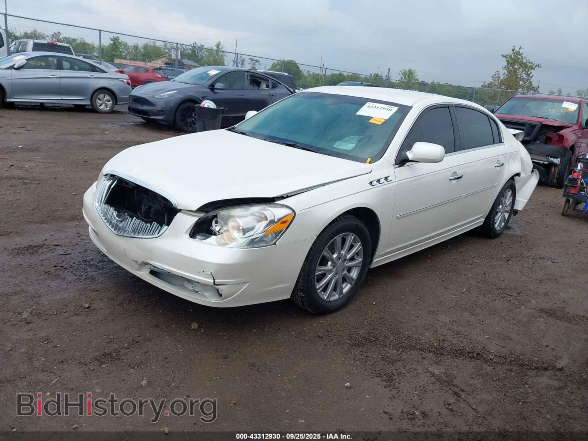 2011 BUICK LUCERNE - VIN: 1G4HC5EM8BU124138 - Фото 2