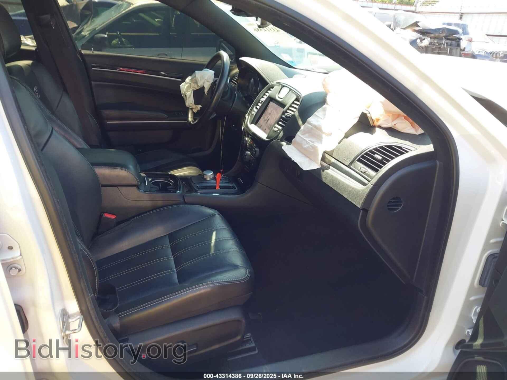 2020 CHRYSLER 300 - VIN: 2C3CCAGG9LH137701 - Фото 5