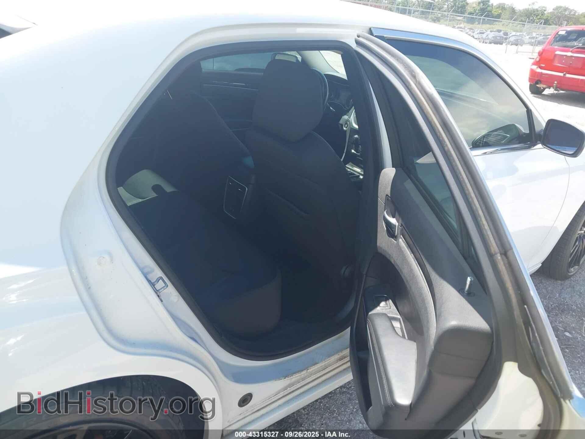 2020 CHRYSLER 300 - VIN: 2C3CCAAG5LH115641 - Фото 8