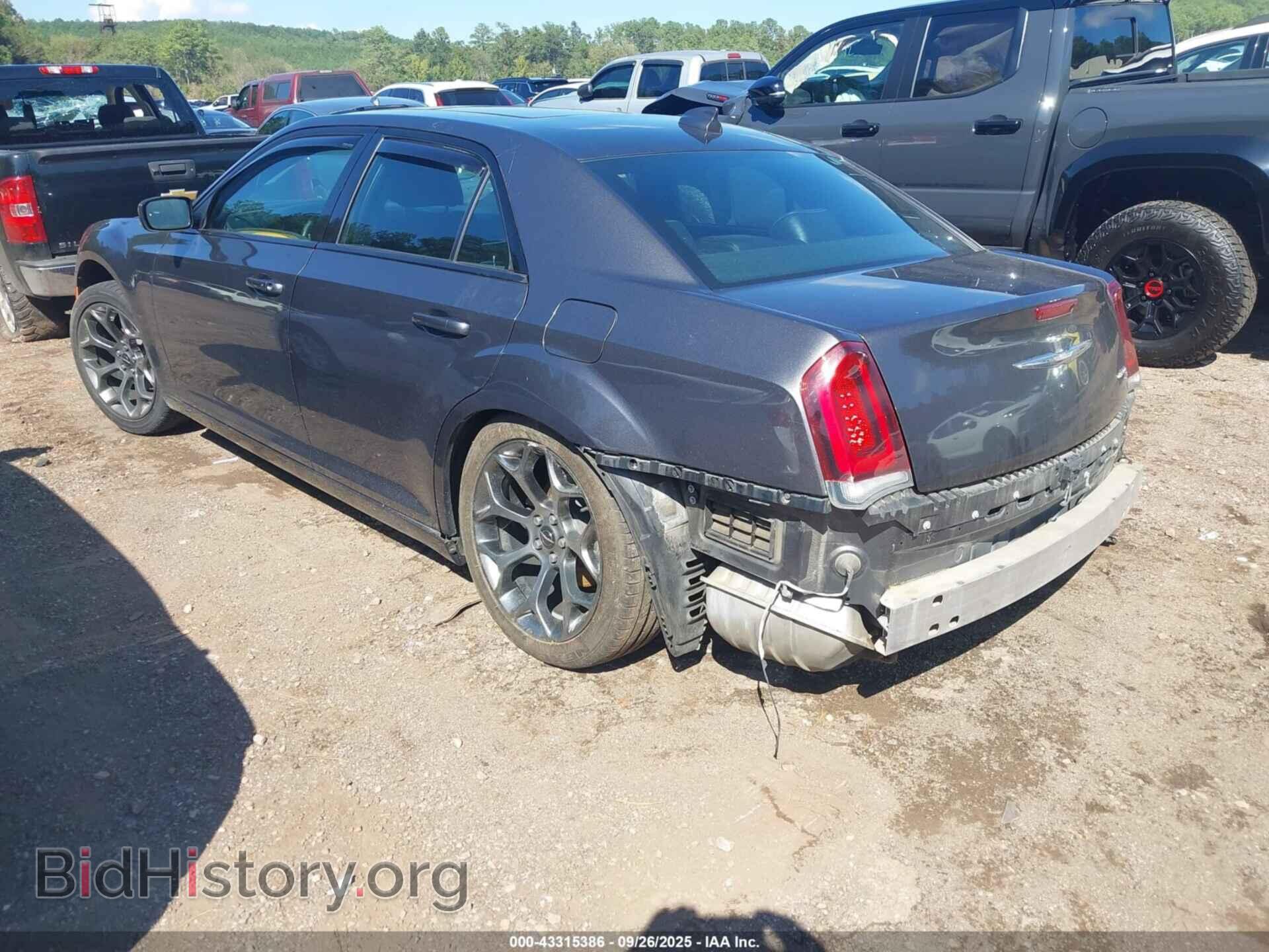 2018 CHRYSLER 300 - VIN: 2C3CCABG3JH326042 - Фото 3