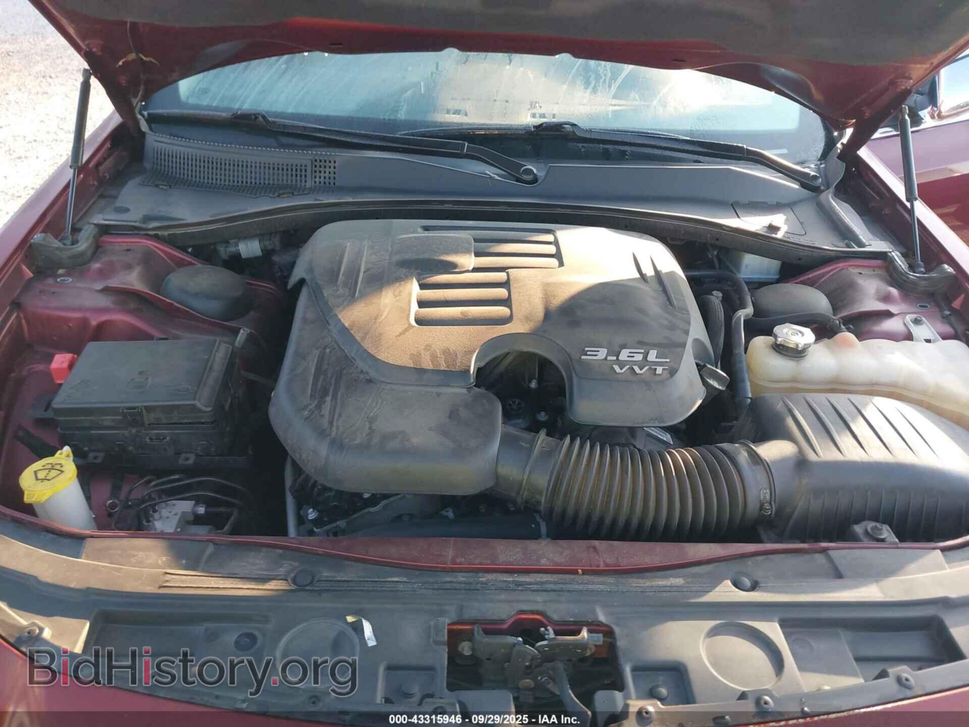 2019 CHRYSLER 300 - VIN: 2C3CCAAG7KH590108 - Фото 10