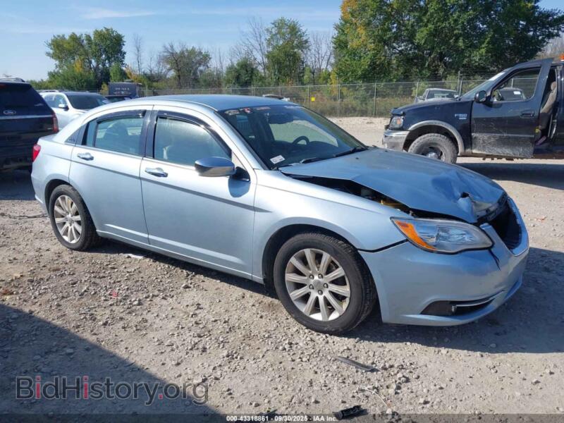 2013 Chrysler 200 Limited (VIN 1C3CCBCG0DN526005) — фото 1 из 12, IAAI
