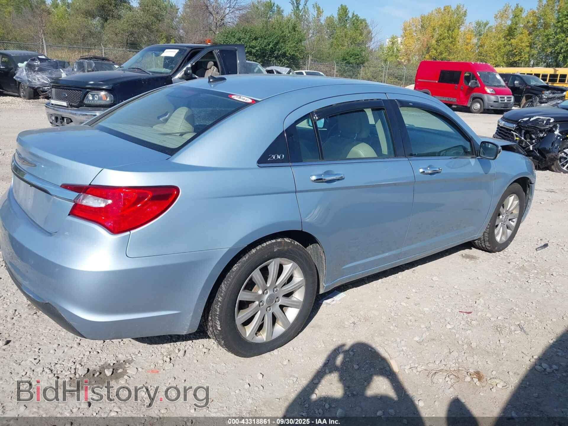 2013 CHRYSLER 200 - VIN: 1C3CCBCG0DN526005 - Фото 4