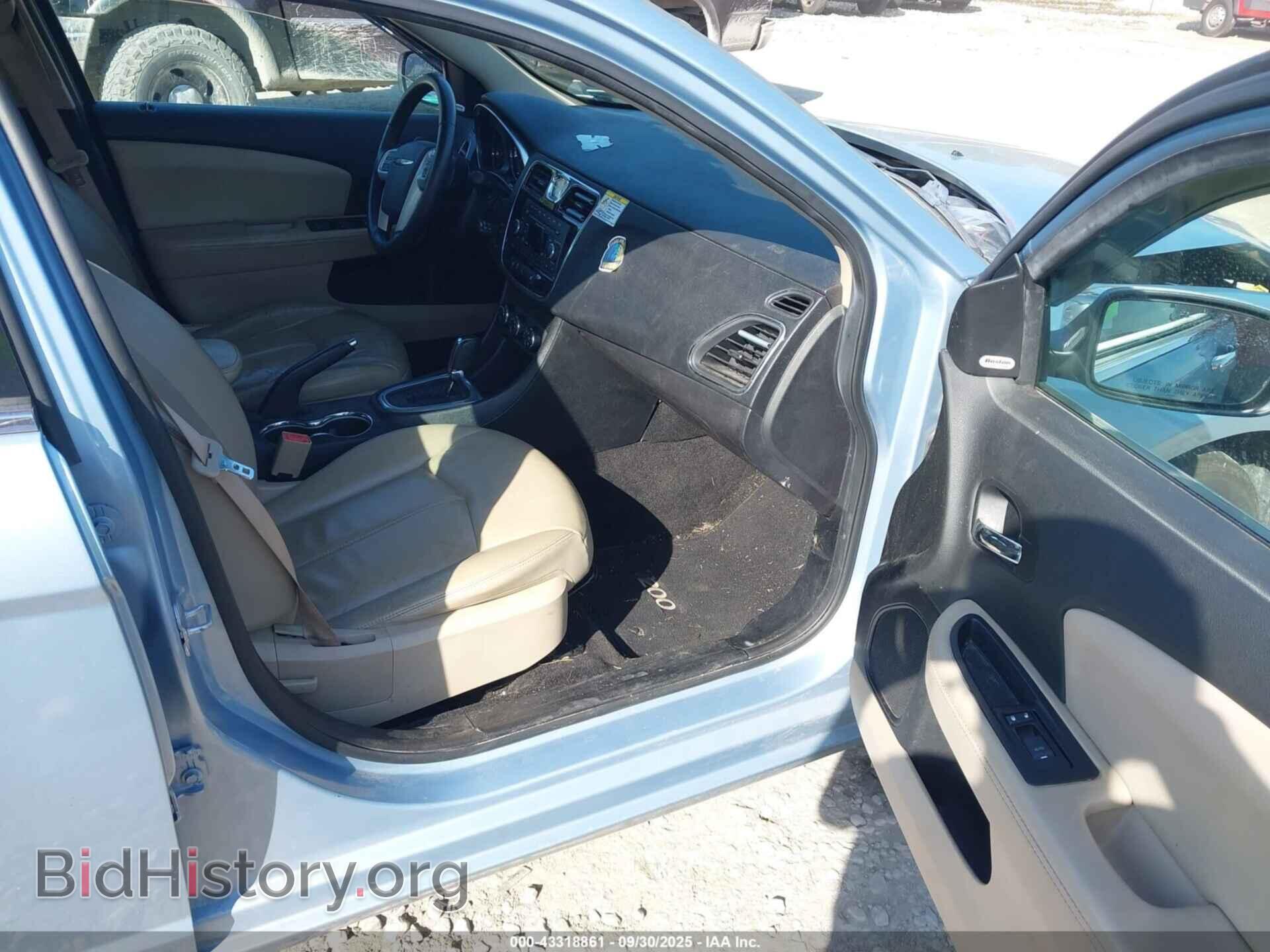 2013 CHRYSLER 200 - VIN: 1C3CCBCG0DN526005 - Фото 5